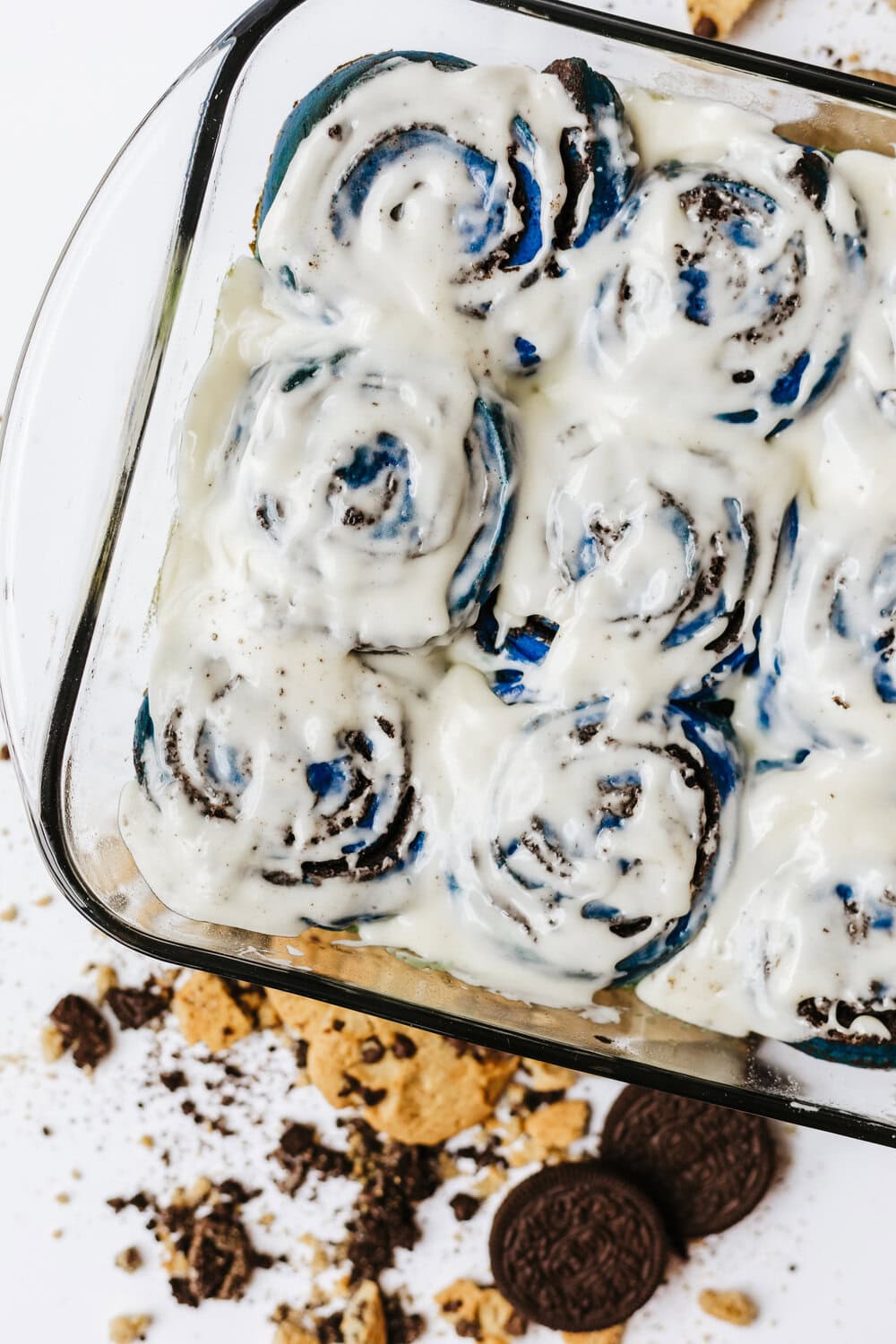 cookie monster cinnamon rolls with icing