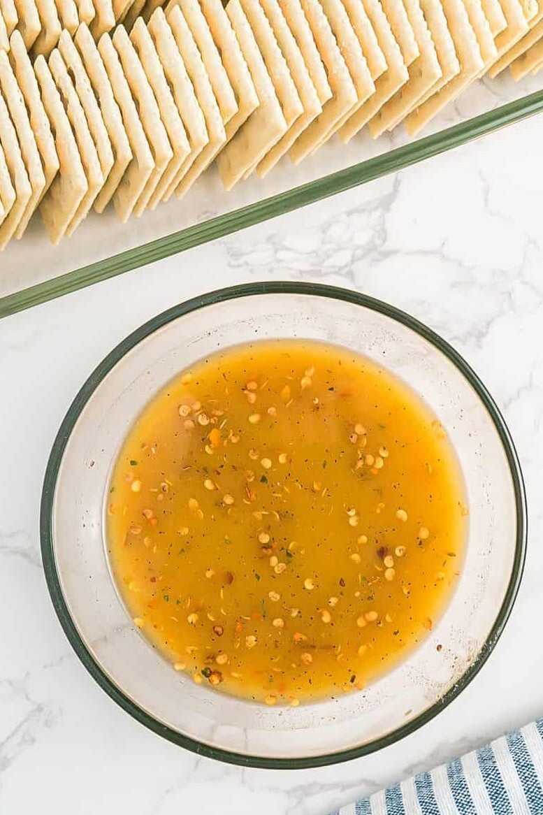 mixed up seasonings for crackers