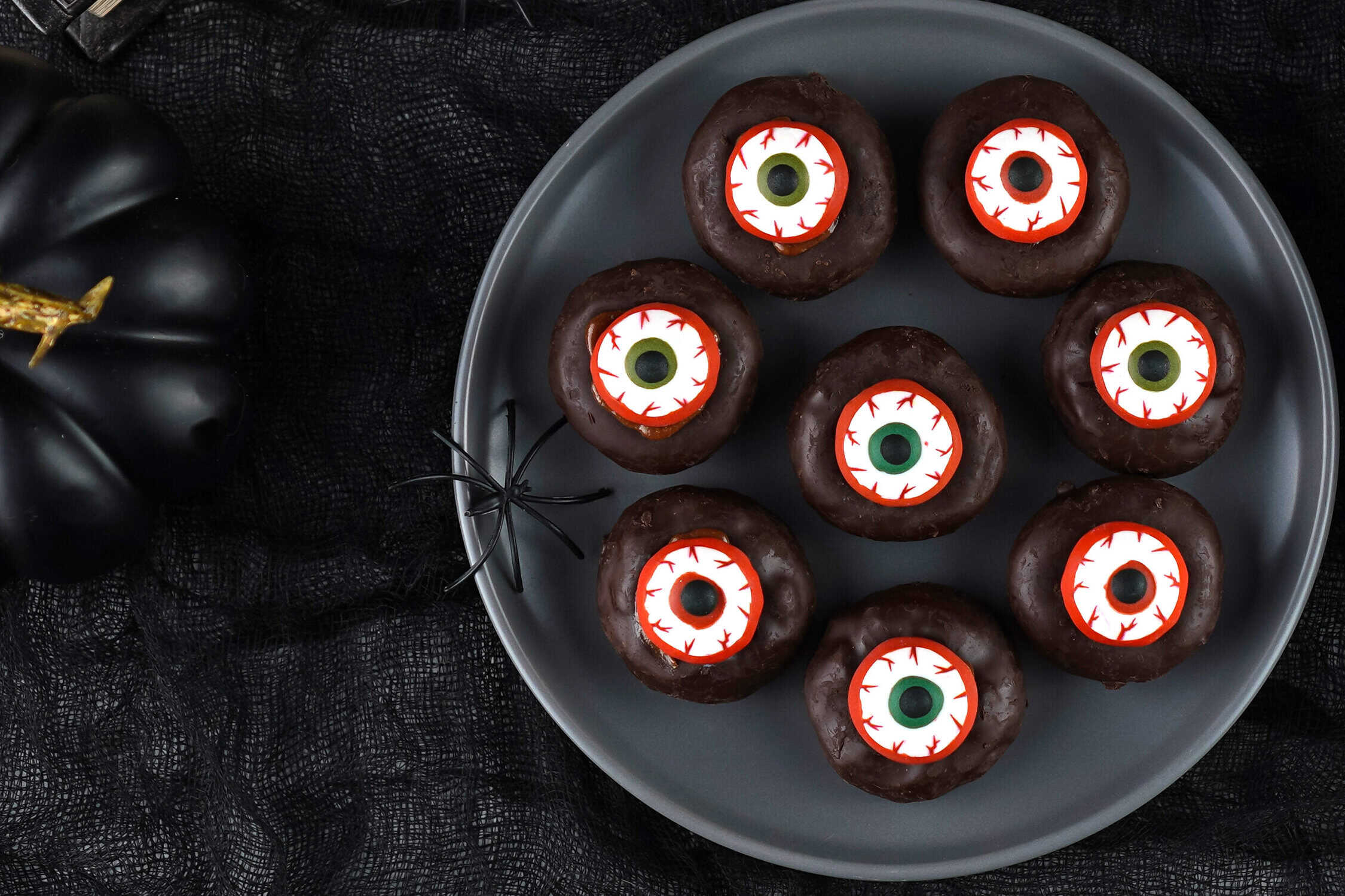 mini donut eyeballs