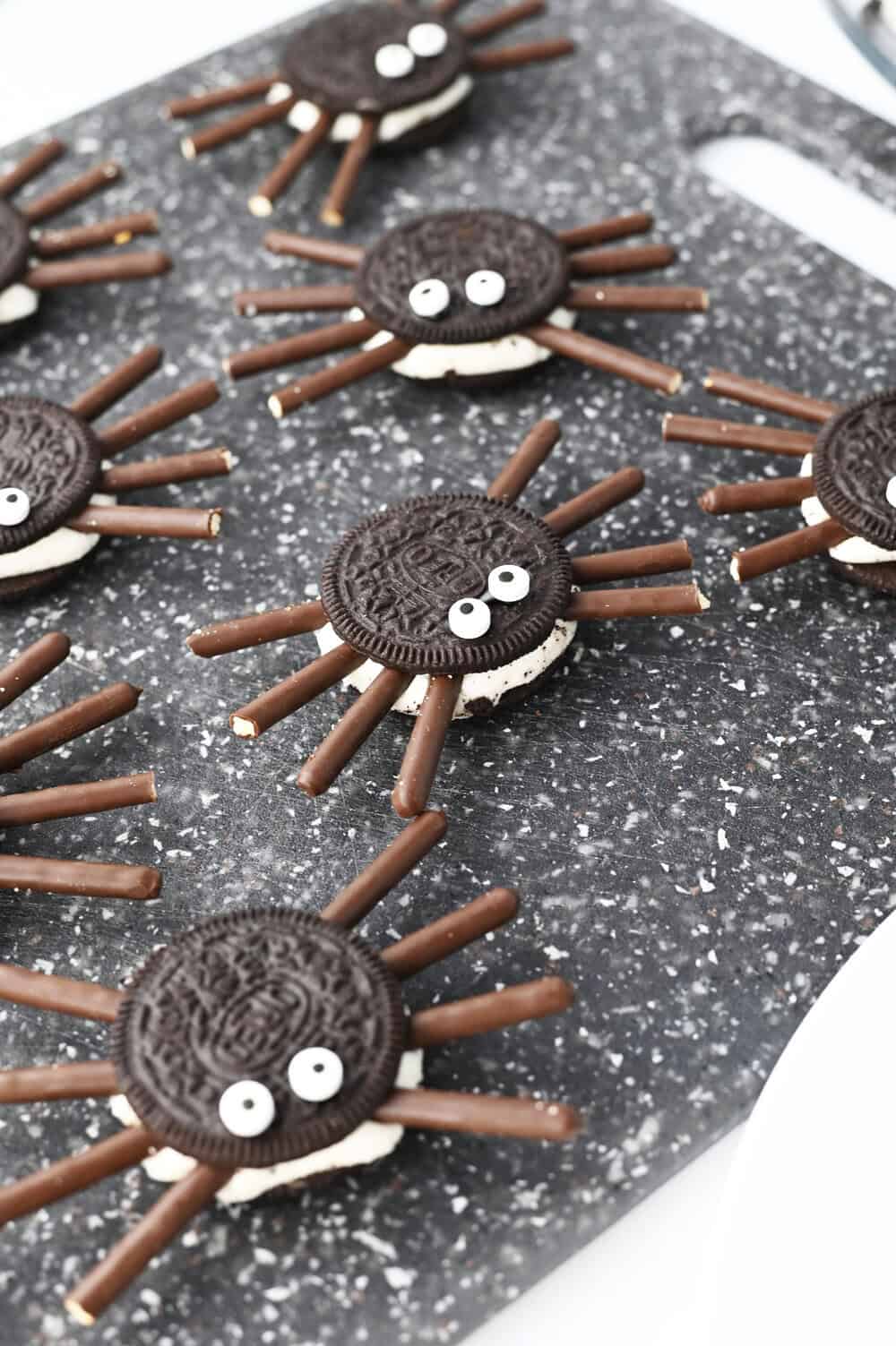 easy oreo spider cookies