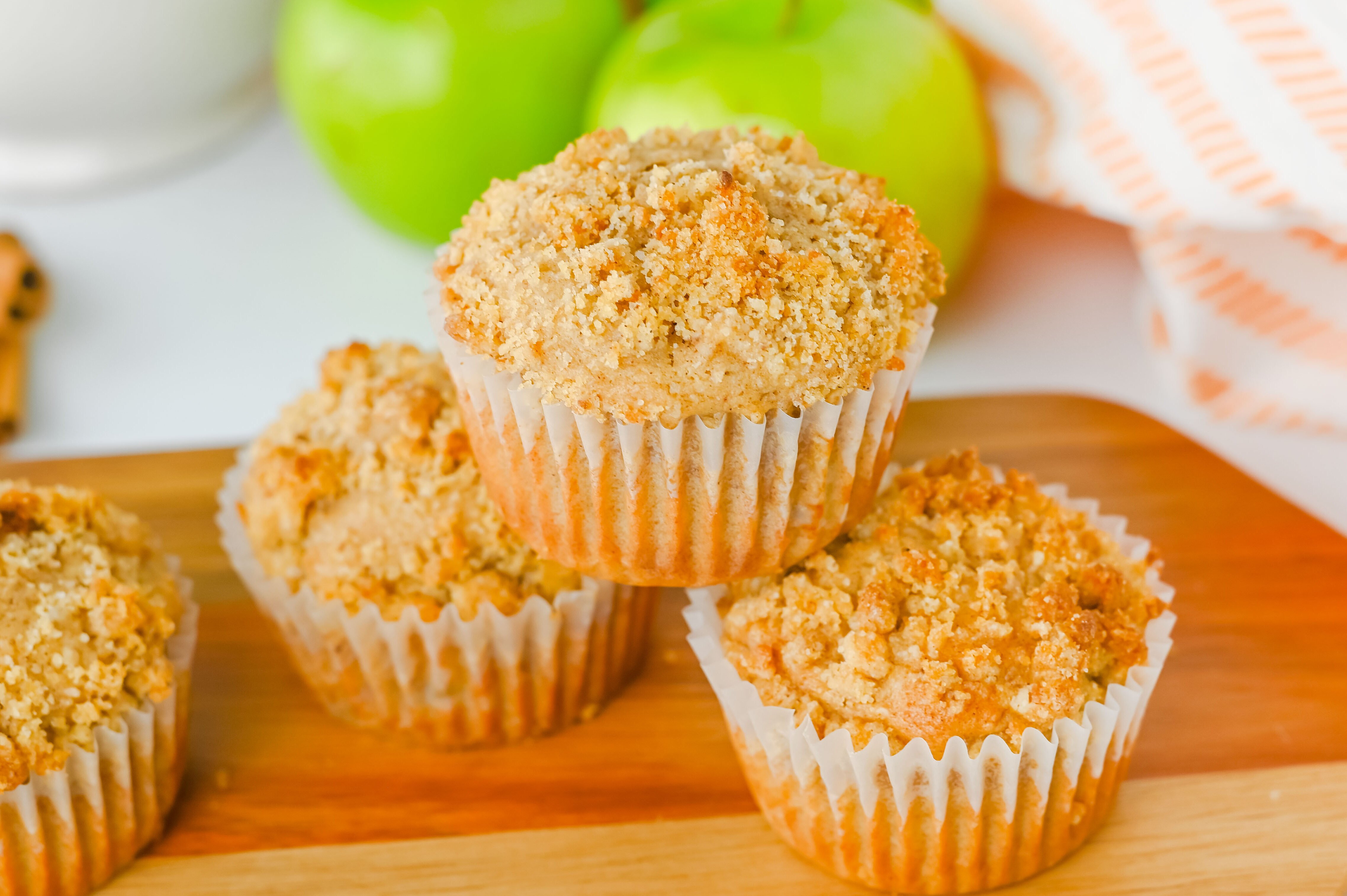 apple crumble muffins