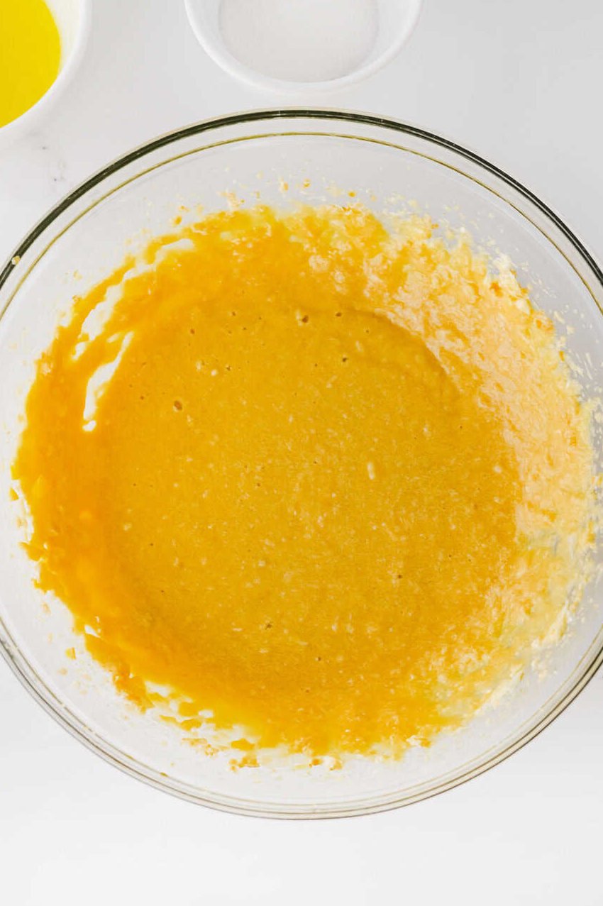 wet ingredients for apple cinnmaon muffins
