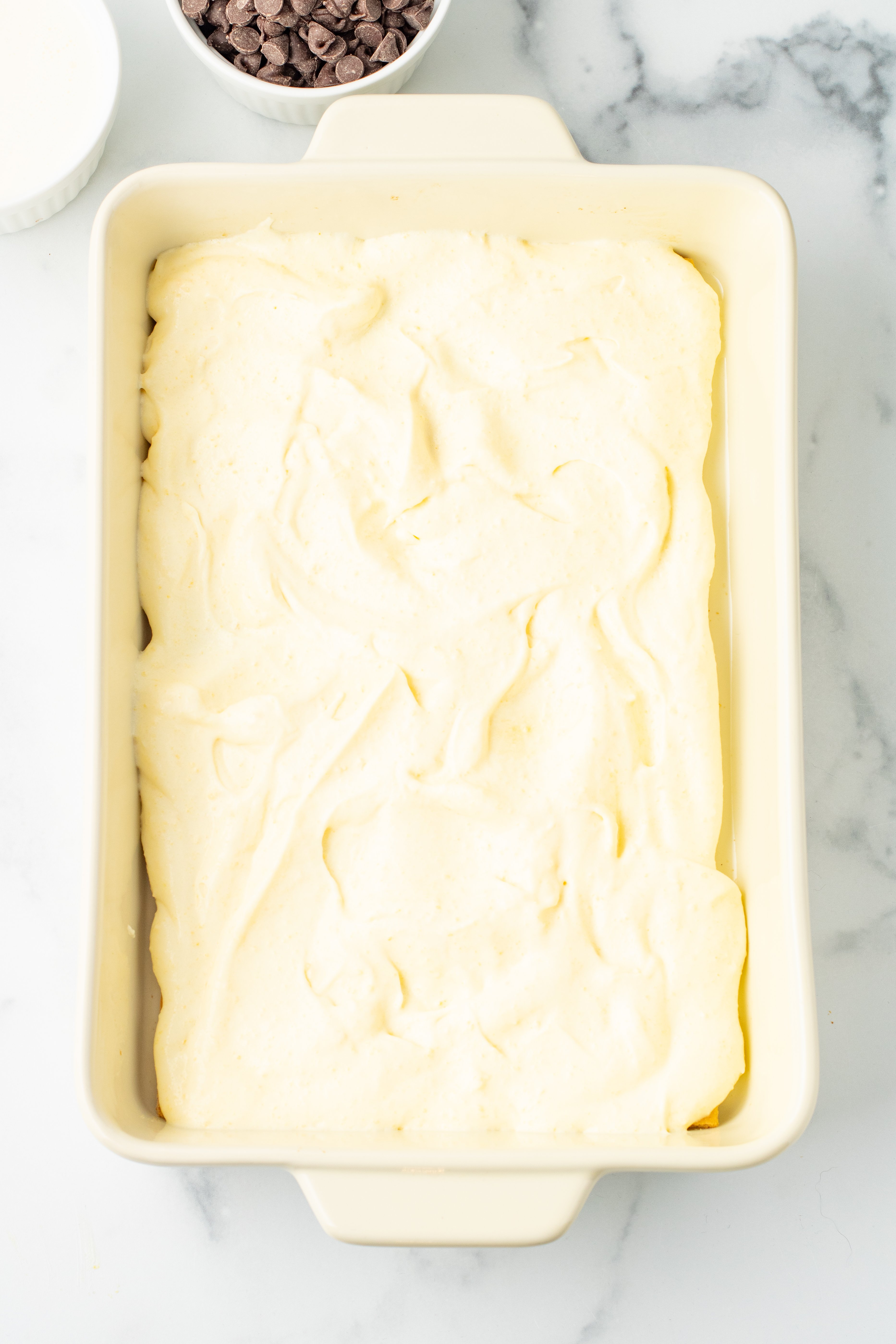 vanilla pudding mixture over the graham crackers