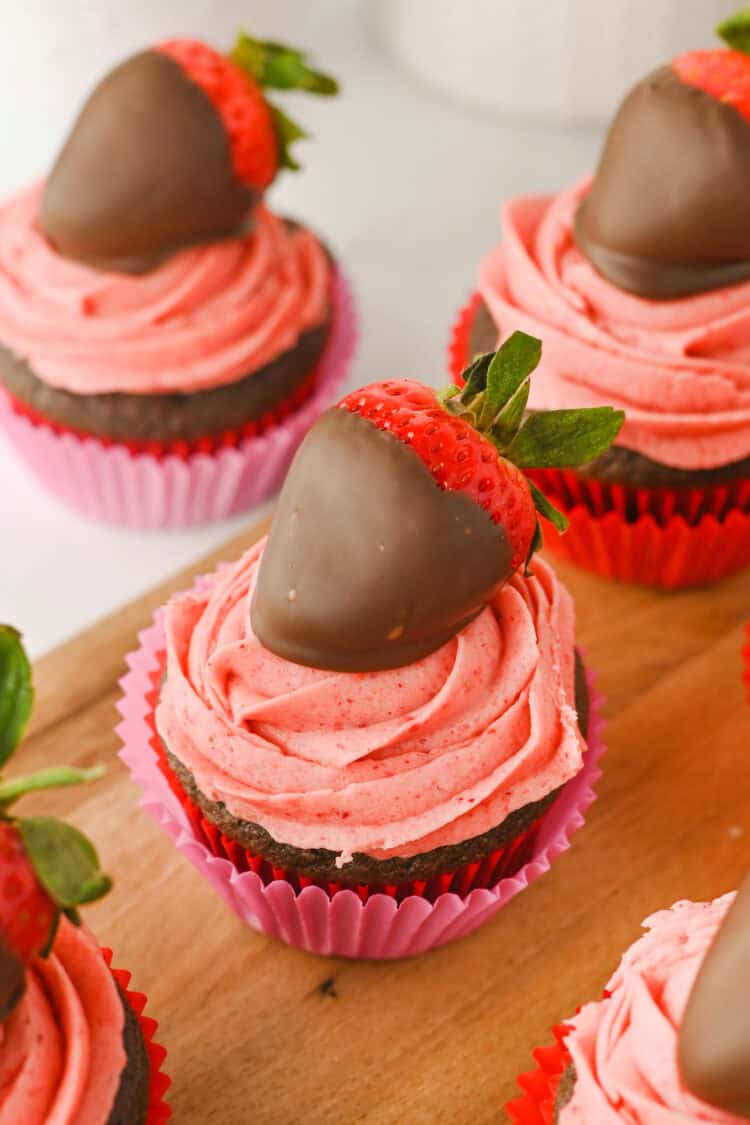 Chocolate Covered Strawberry Cupcakes