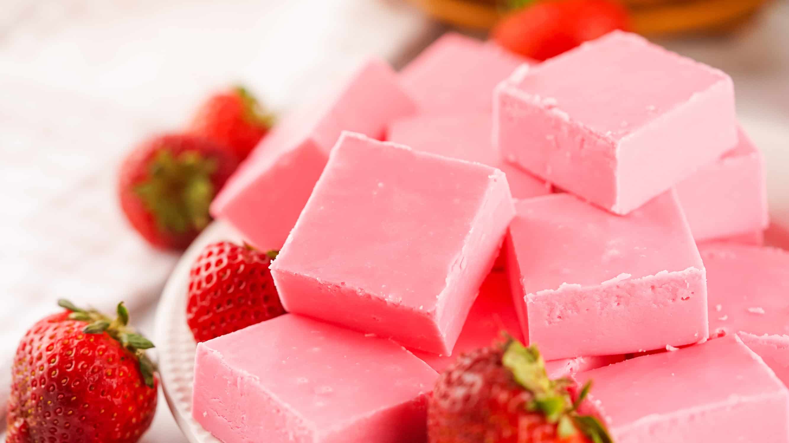 easy strawberry fudge made with 2 ingredients