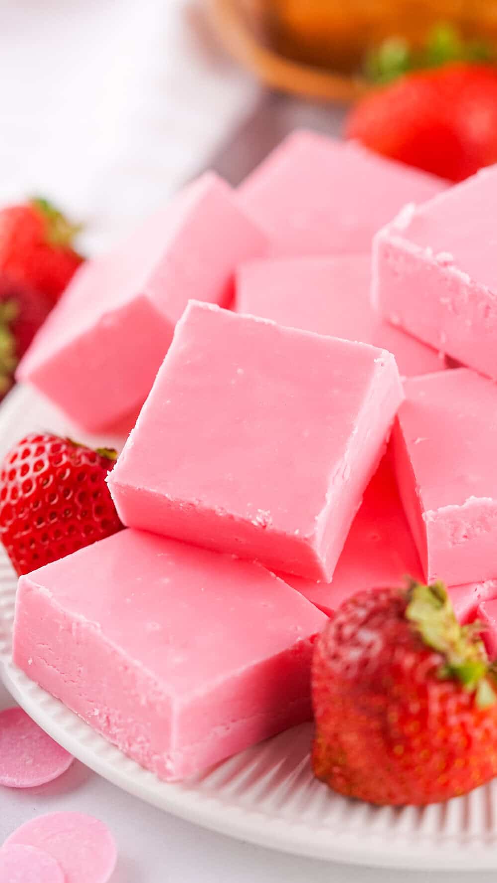 easy strawberry fudge made with 2 ingredients