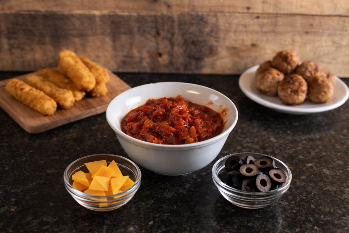 ingredients needed to make mozzarella stick turkeys