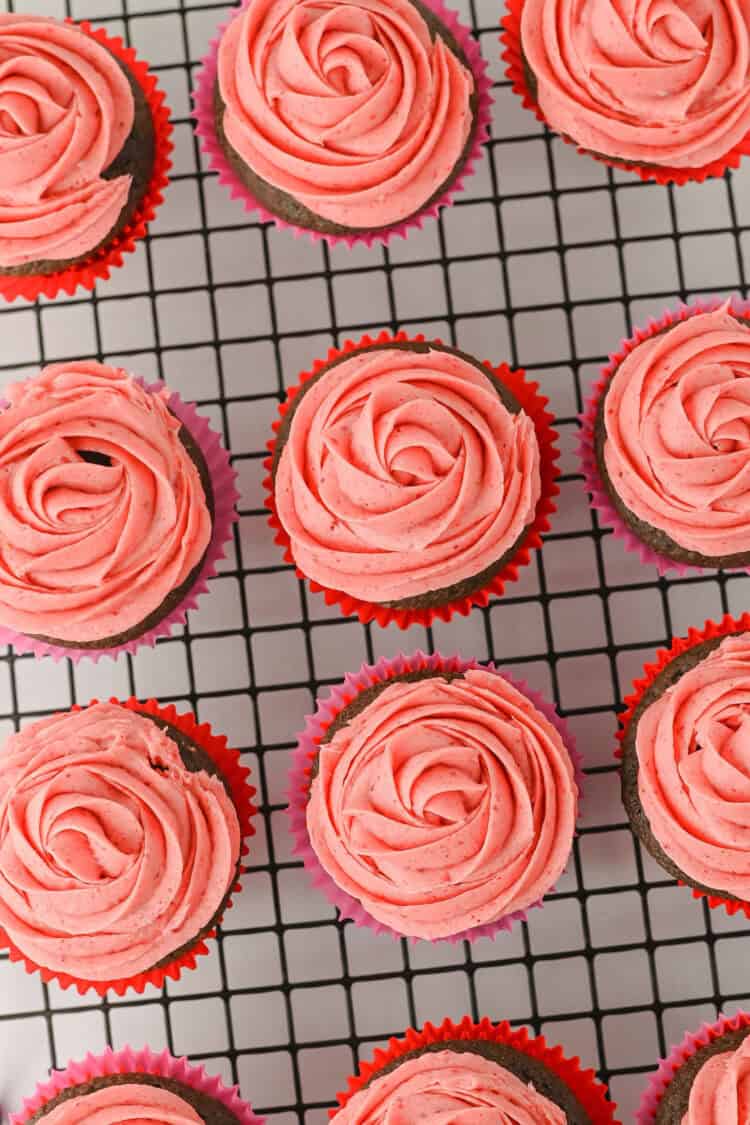 strawberry buttercream on cupcakes