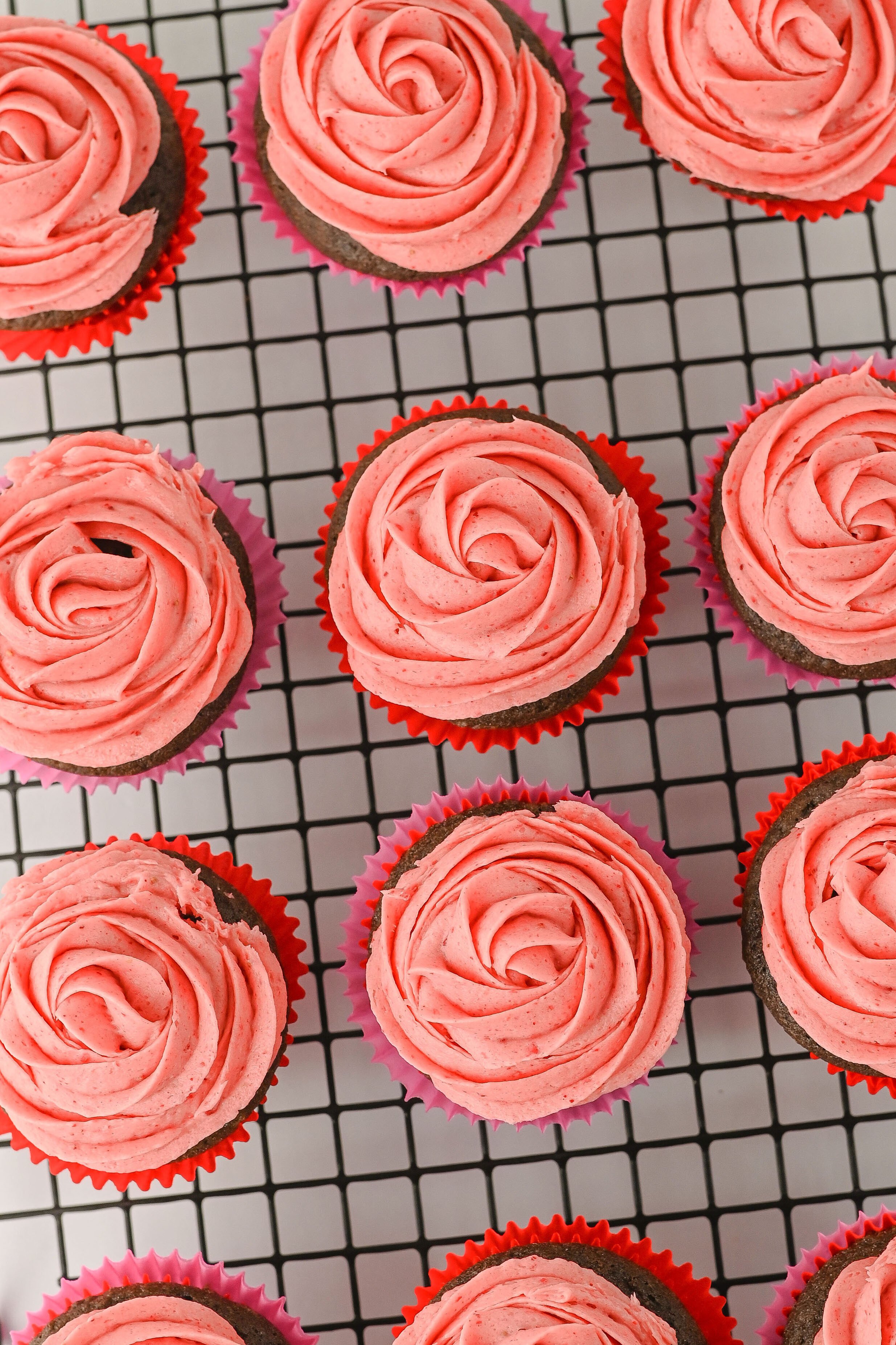 strawberry frosting on cupcakes