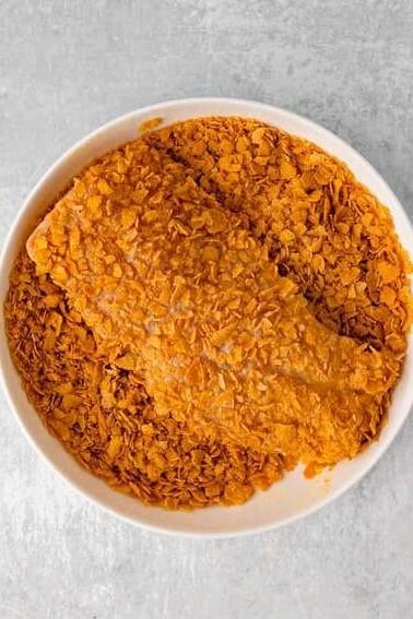 breaded chicken in cornflakes