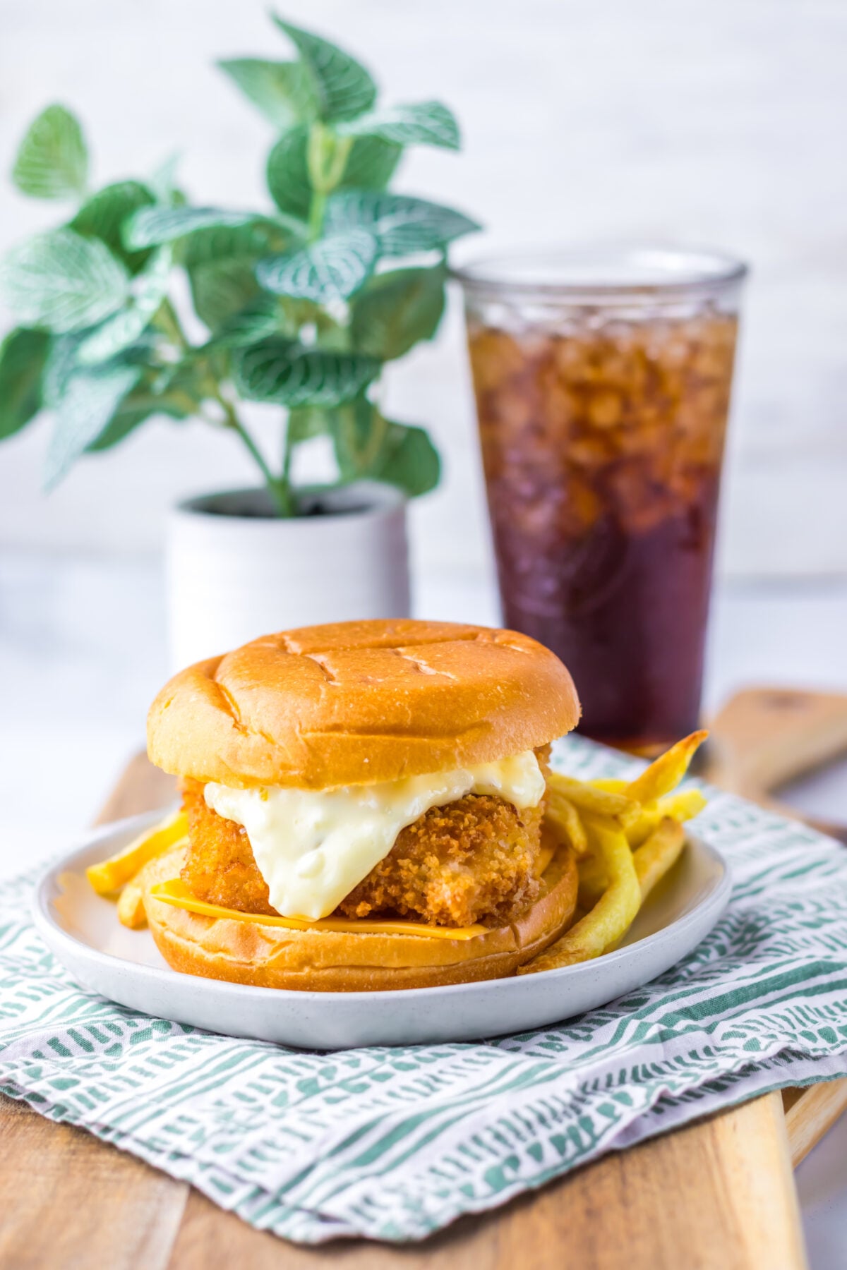 Copycat Mcdonalds Filet O Fish Sandwich with Tarter Sauce
