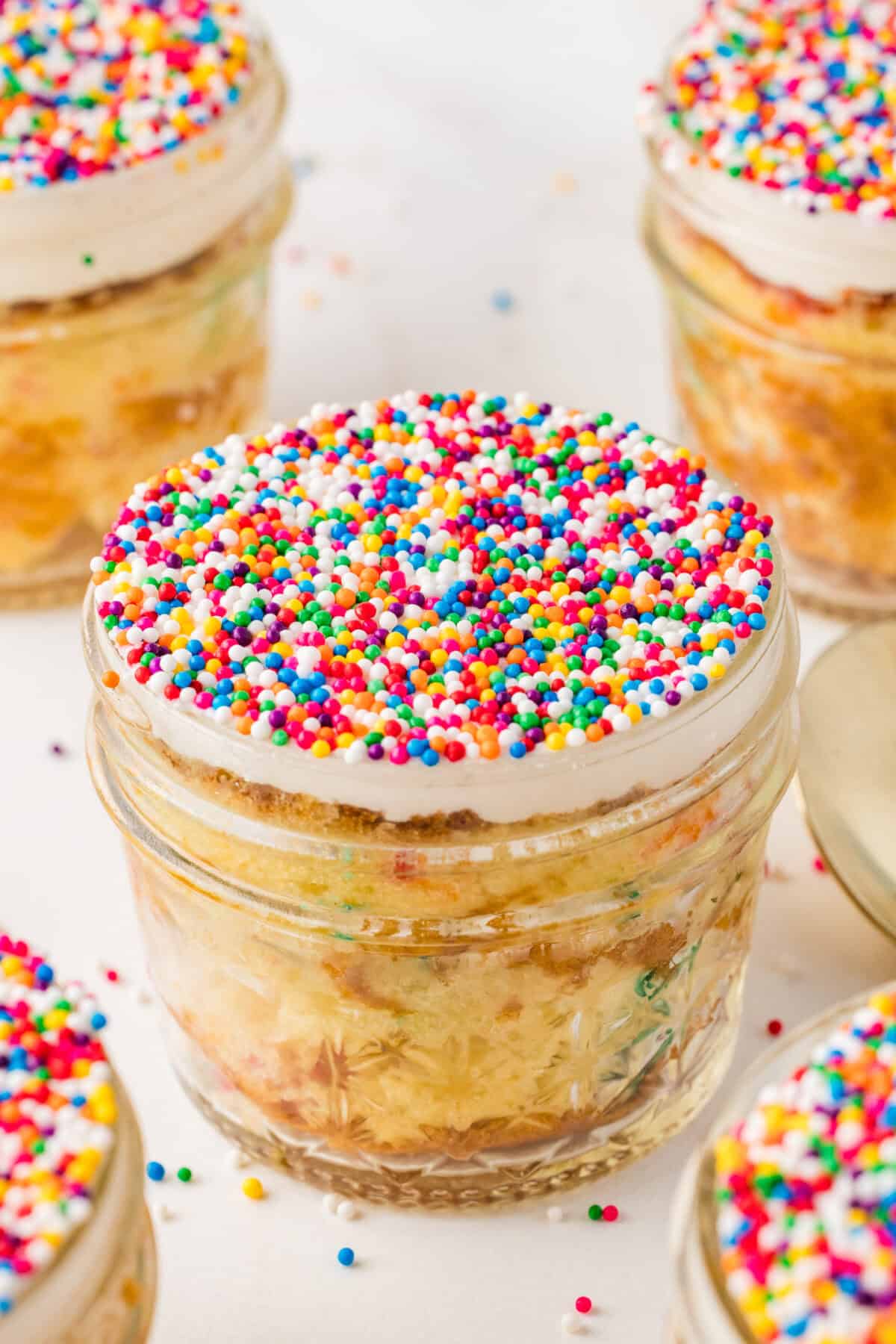 dot cake in a 4 oz mason jar