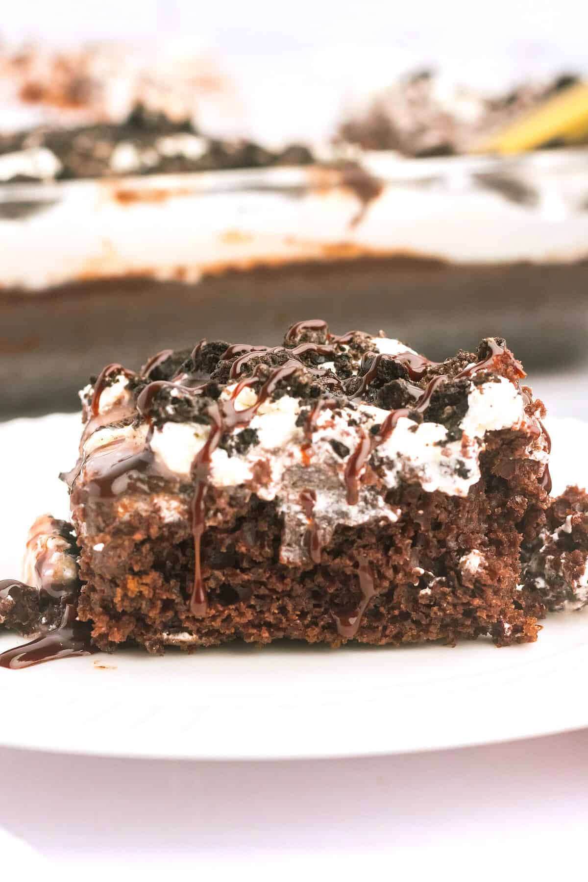 OREO Poke Cake Recipe (Easy Dessert!)