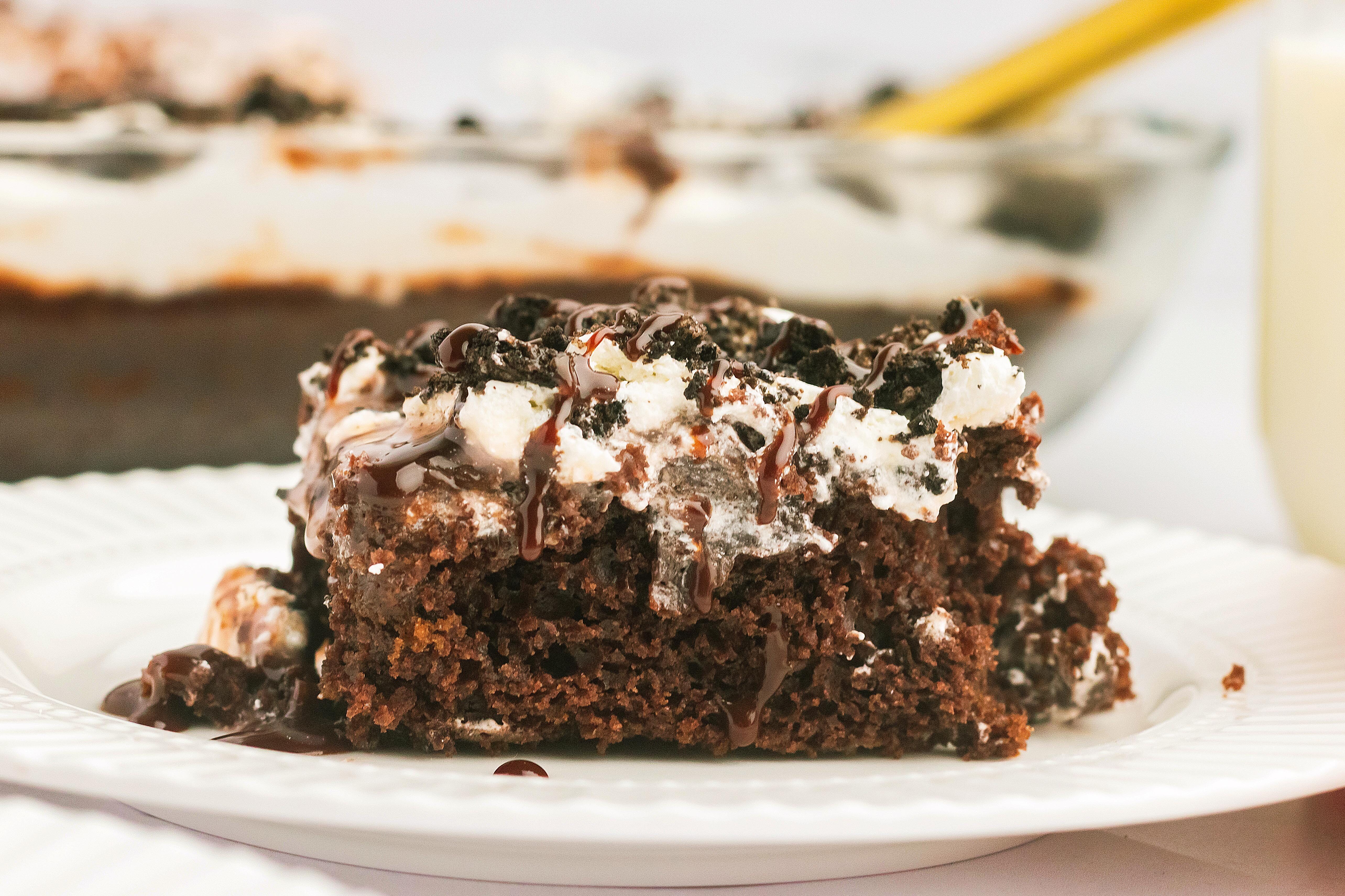 oreo poke cake