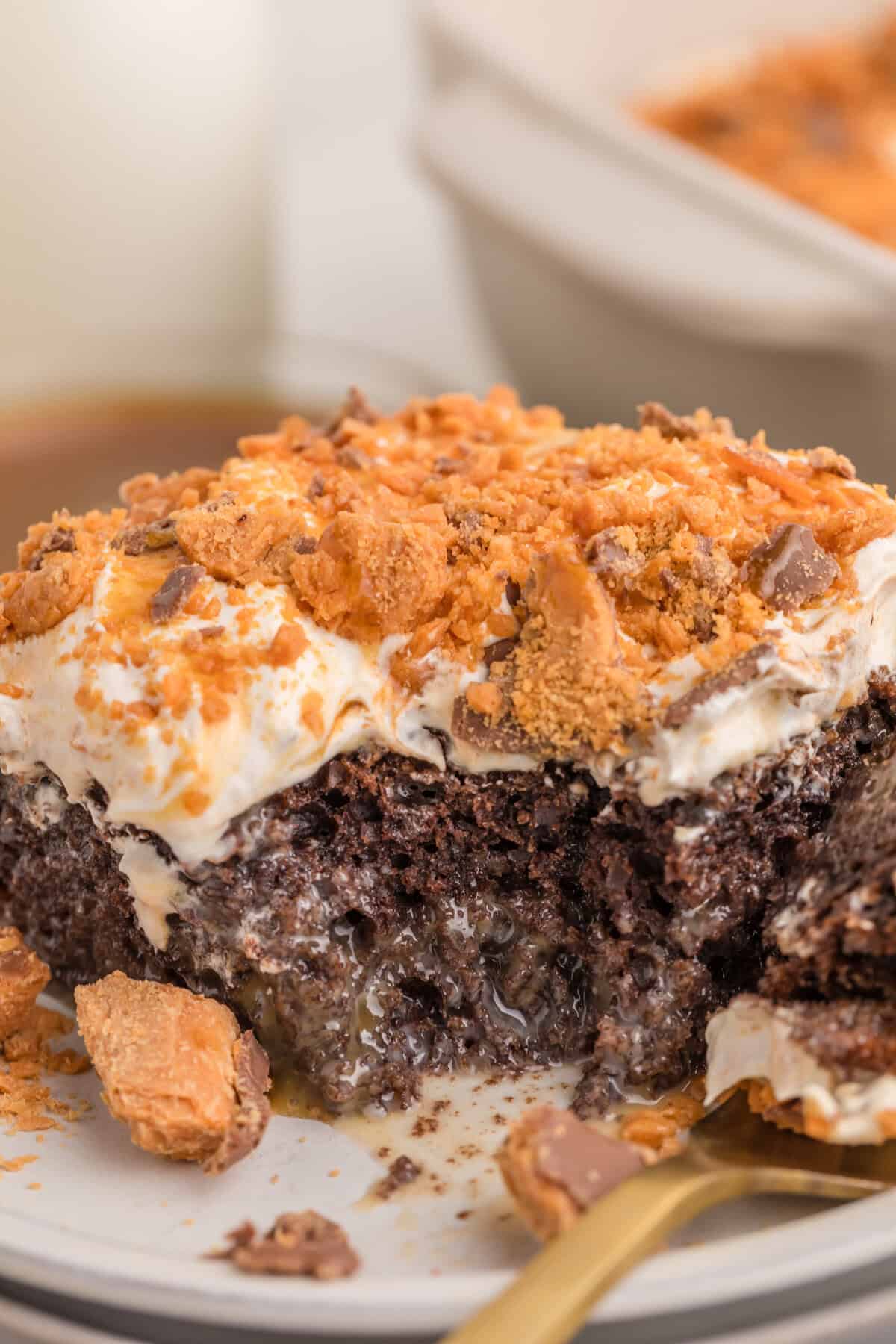 Butterfinger poke cake