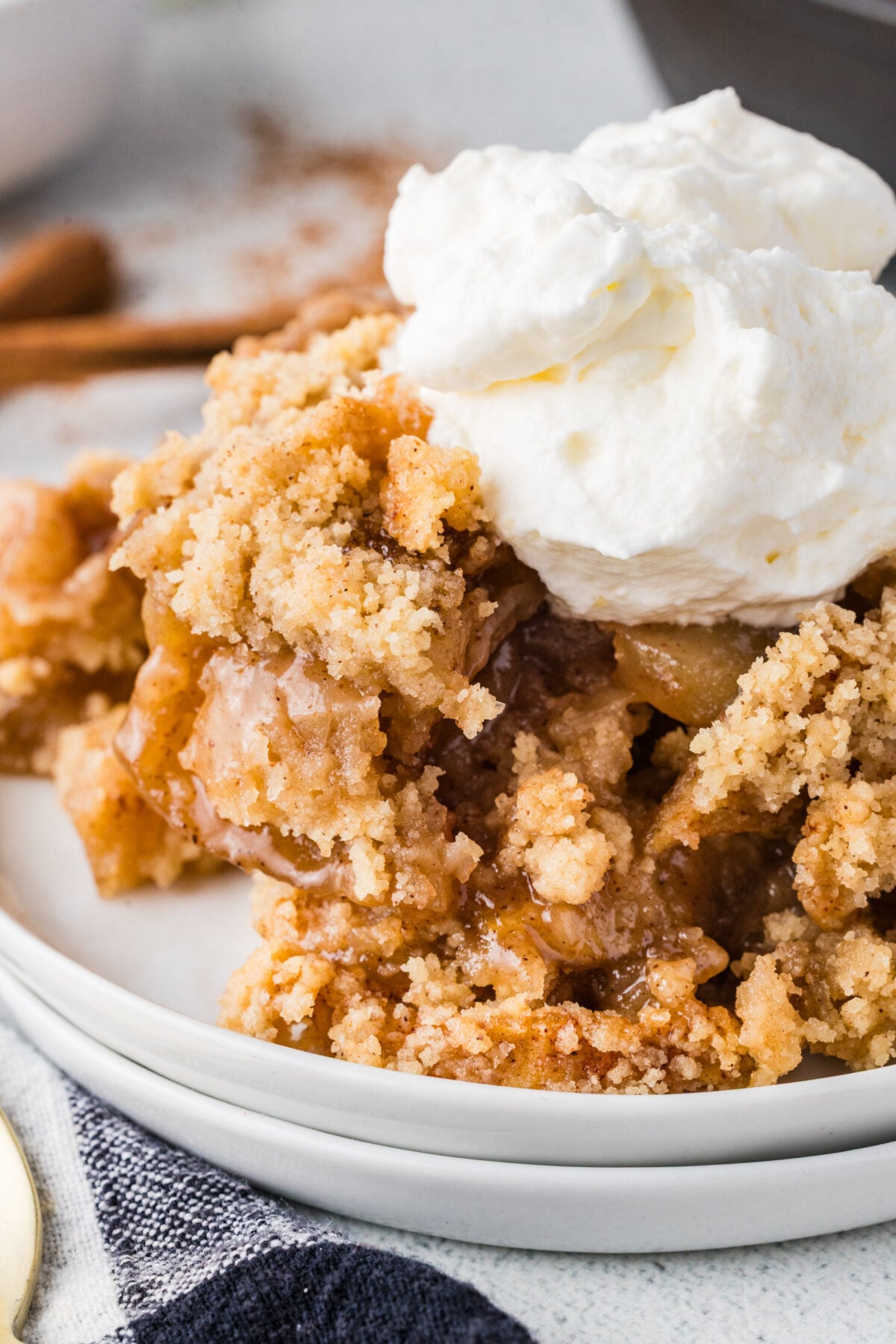 apple crisp without oats - ice cream on top