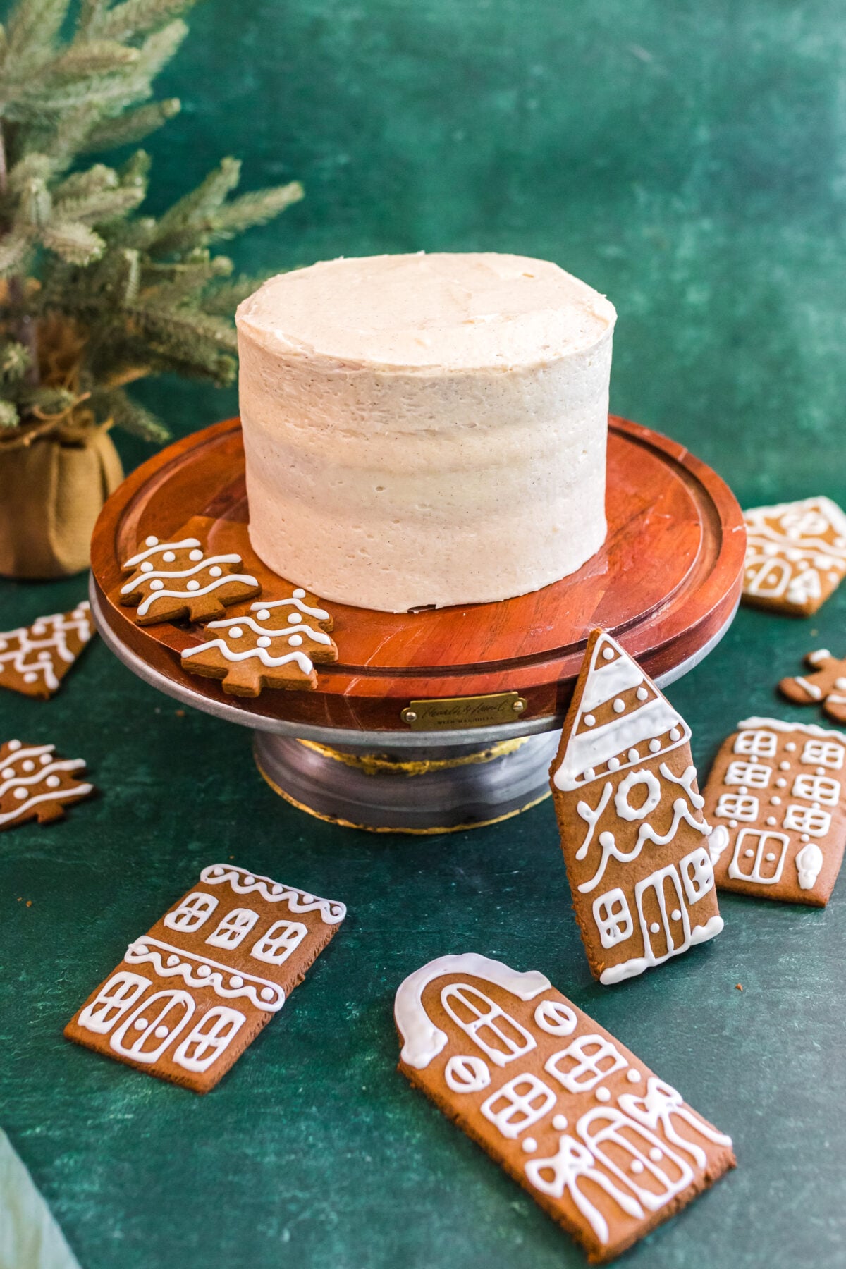 frosted spice cake