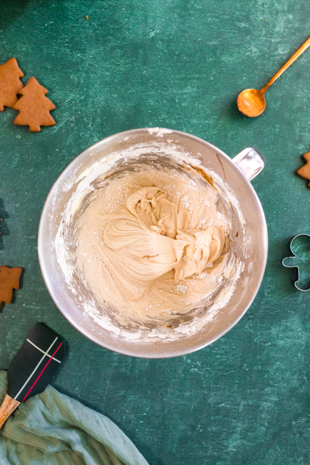 finished cinnamon cream cheese frosting