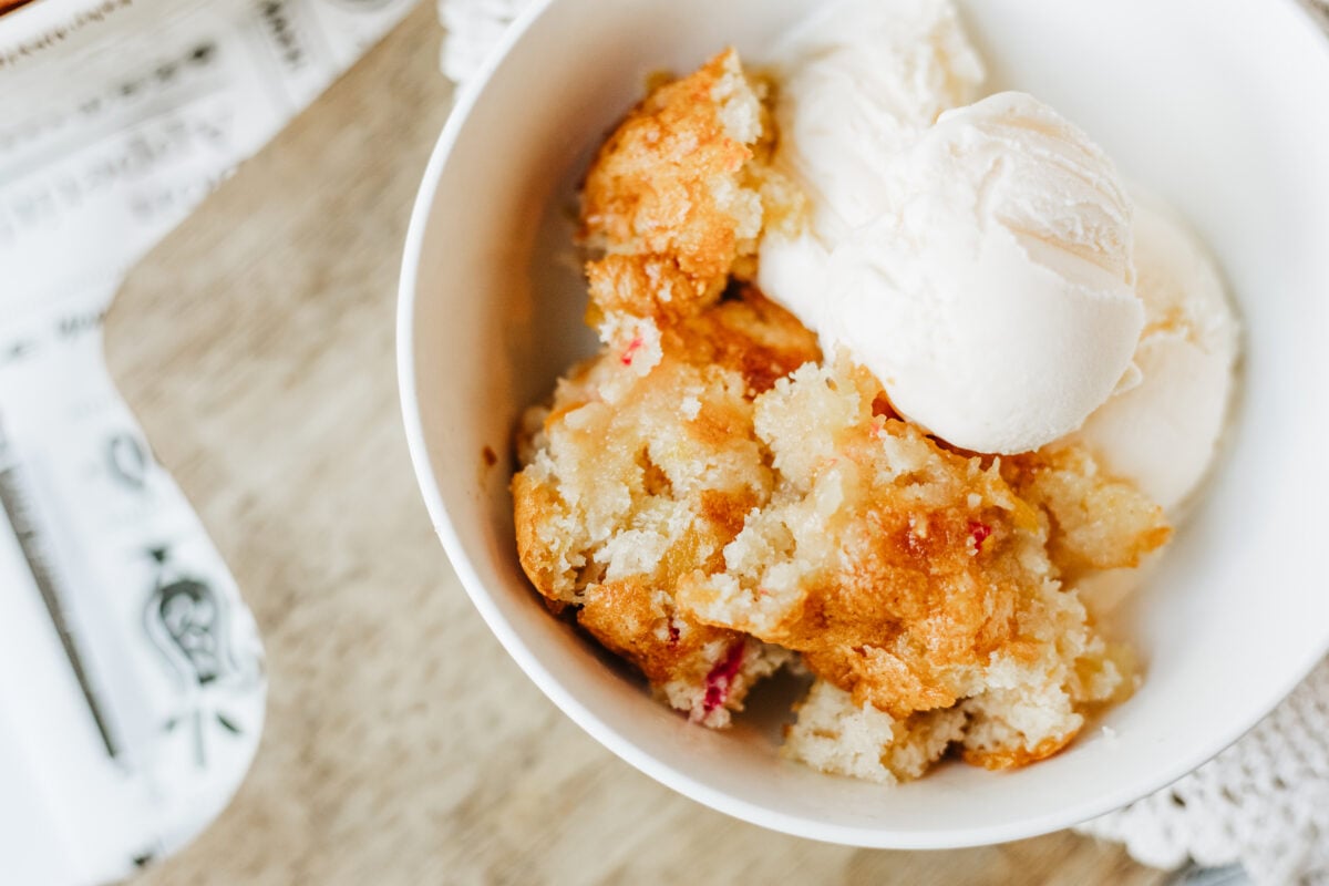 fruit cocktail cake with ice cream
