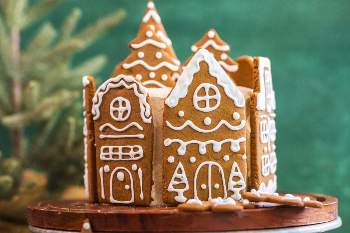 gingerbread house cake
