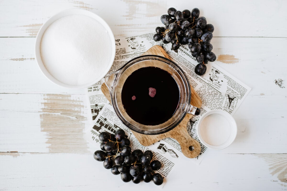 ingredients for homemade grape jelly