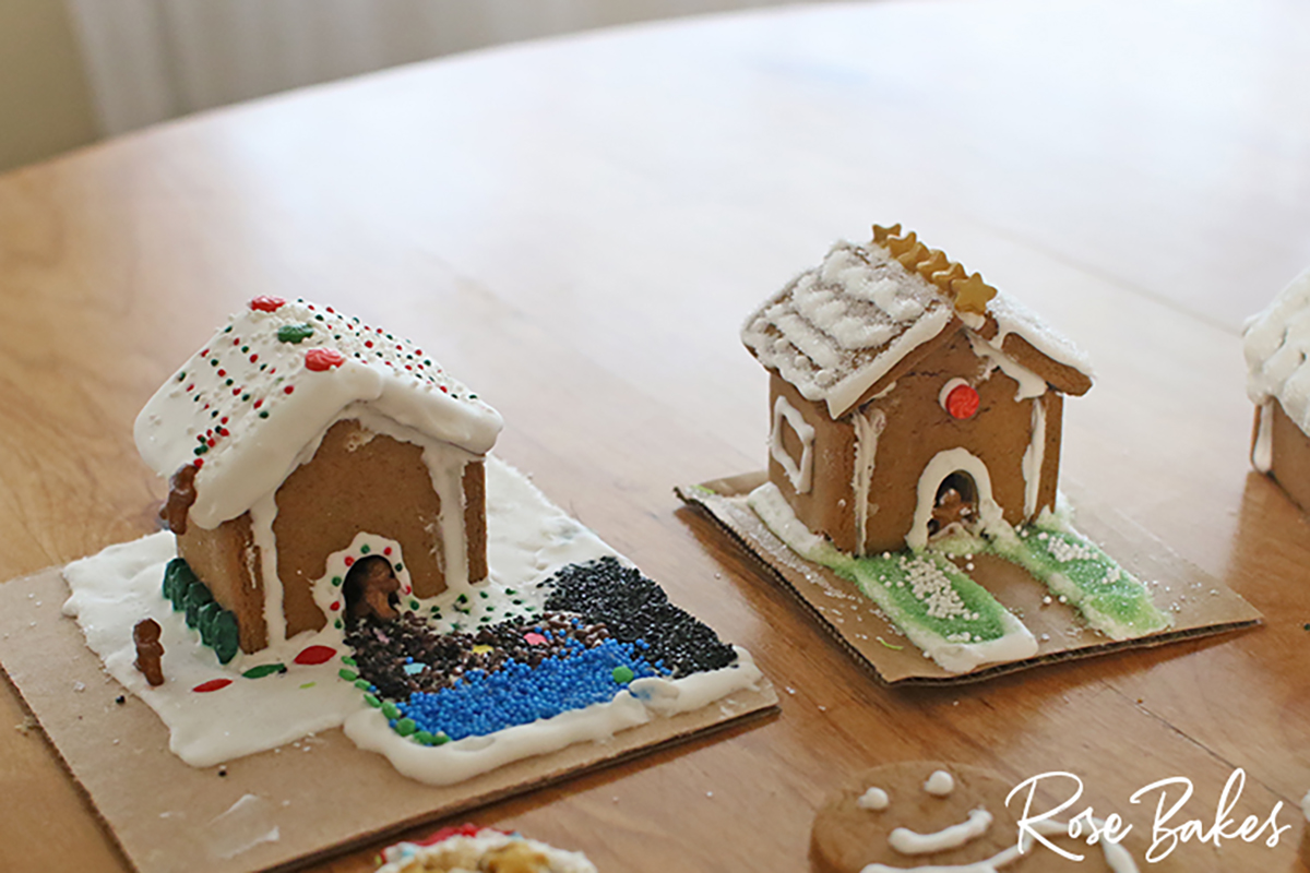 mini gingerbread houses