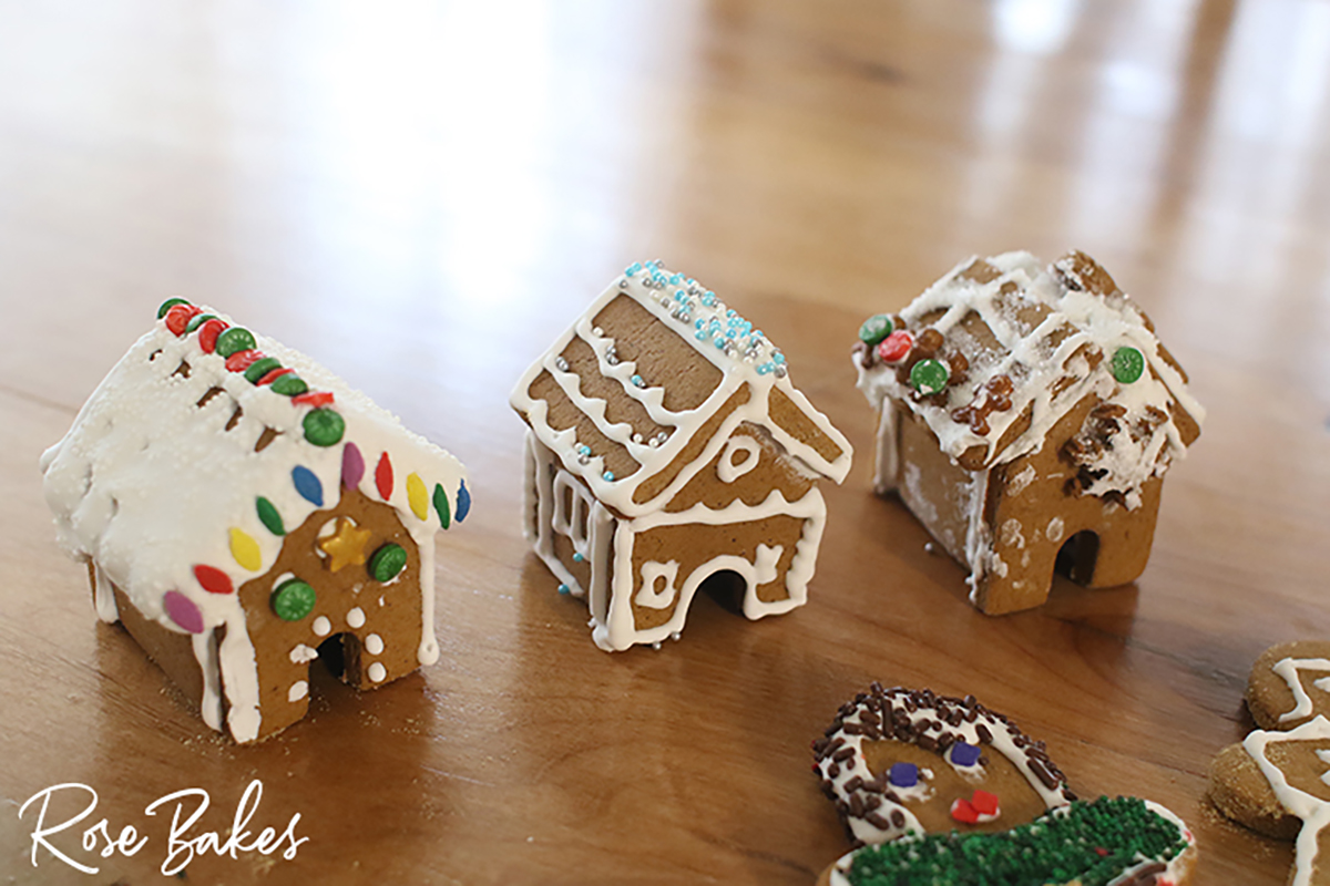 mini gingerbread houses