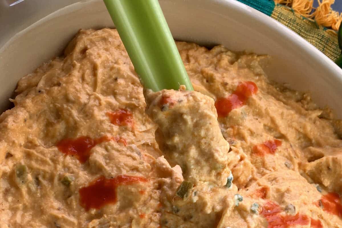 buffalo chicken dip with celery