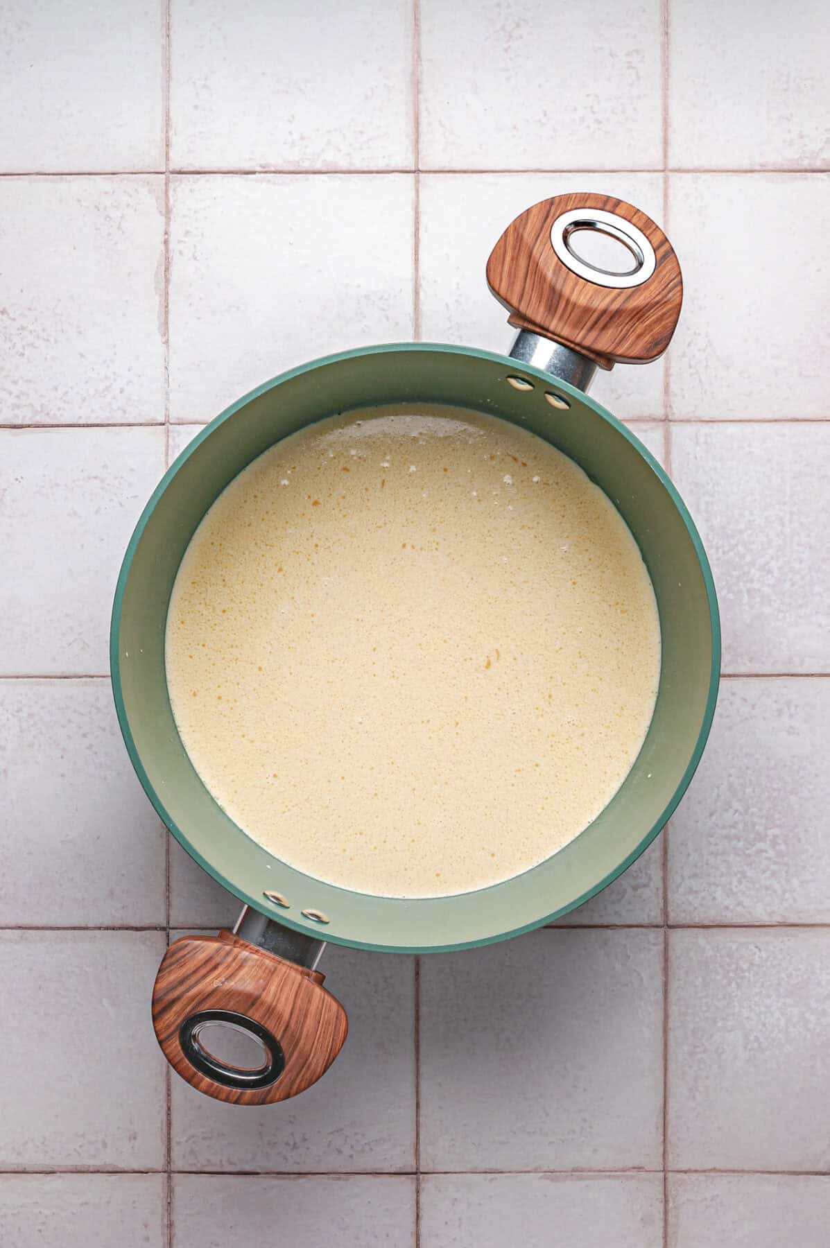 sauce in pot